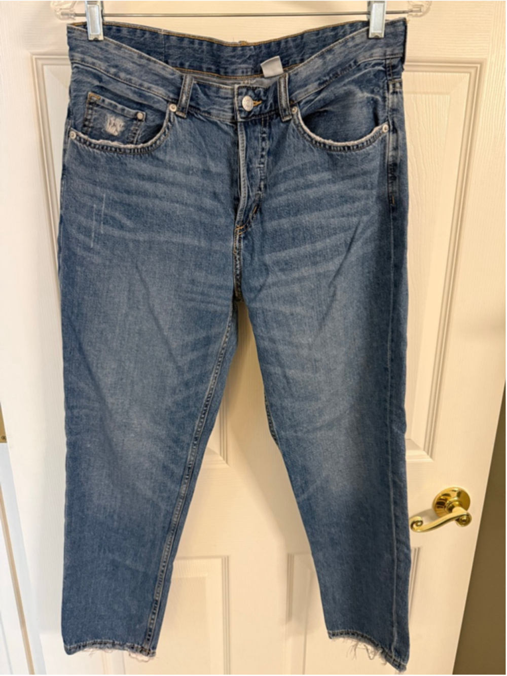 Vintage Straight 90s Style BF Cut &Denim distressed jeans Size 28